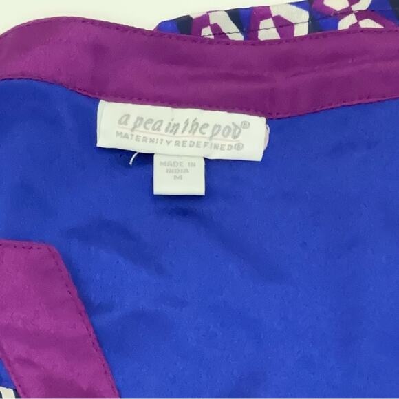 A Pea in the Pod Maternity Top - Size Medium - Picture 8 of 9